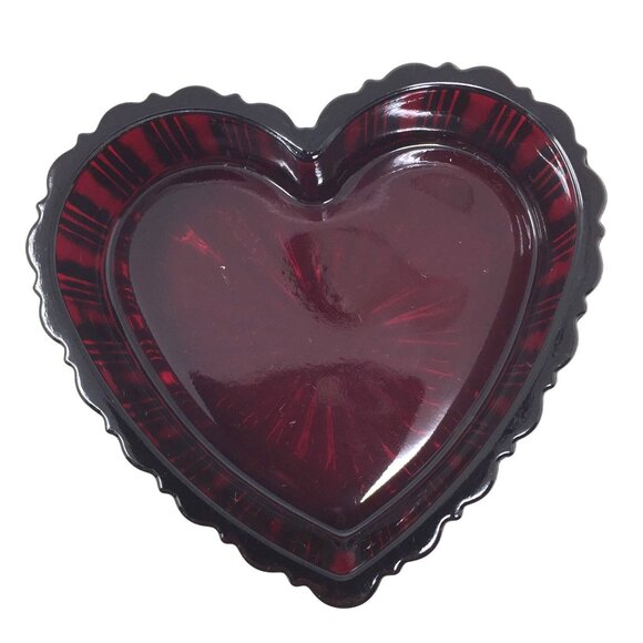 Vintage Avon 1876 Cape Cod Collection Ruby Red Glass Heart-Shaped Trinket Box - Picture 3 of 14